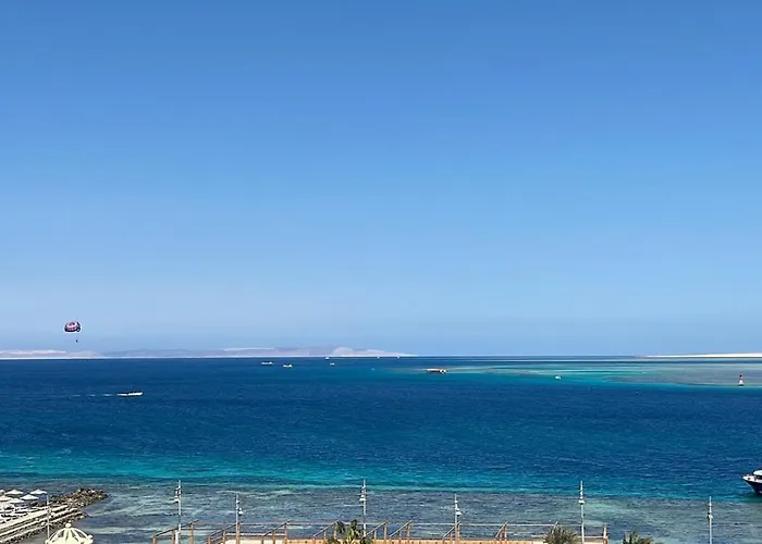 Sea View , 3 Bedrooms , Center 09 * Hurghada