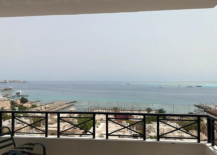 Apartment Sea View , 3 Bedrooms , Center 09