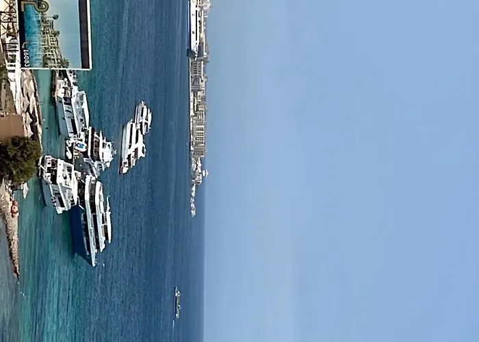 Apartment Sea View , 3 Bedrooms , Center 09 *