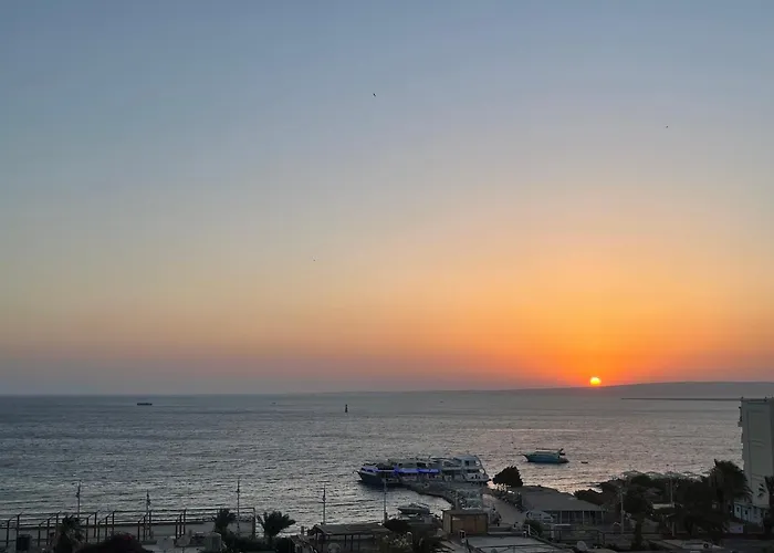 Sea View , 3 Bedrooms , Center 09 *
